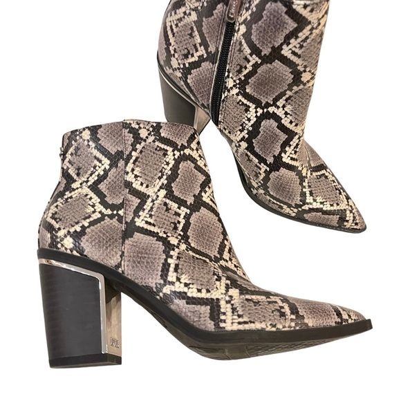 Women’s CIRCUS By SAM EDELMAN Snakeskin Heeled Boots Booties - Picture 2 of 8